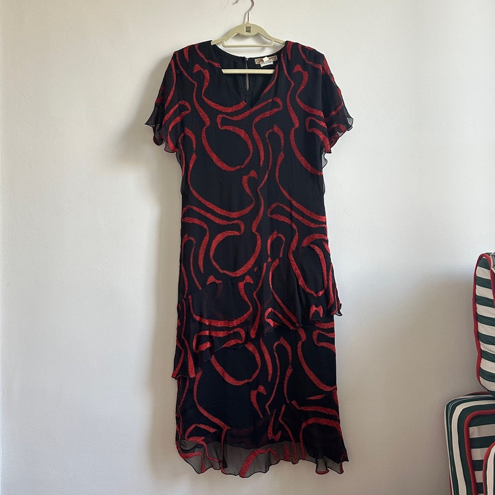 1920s Henri Bendel Holly Harp Vintage Black and Red Silk Abstract Midi Dress
